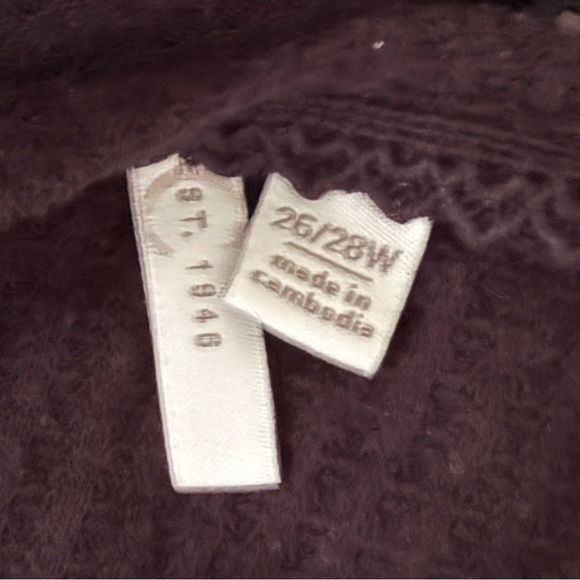 Black Lace Sleeve Women's Top Waffle Knit, Size 26/28W - Picture 8 of 8